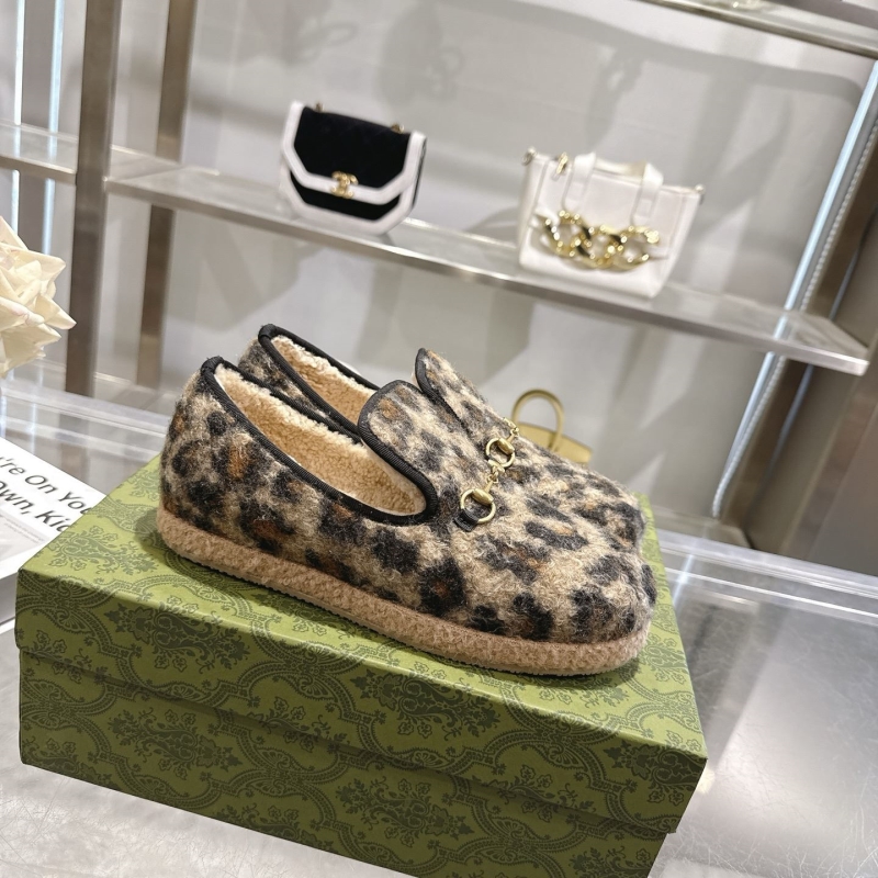 Gvc*1 flat shoes